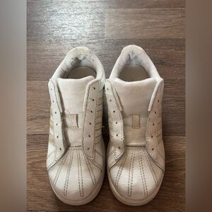 Cross Trekkers Woman’s Sneakers Size 6 1/2